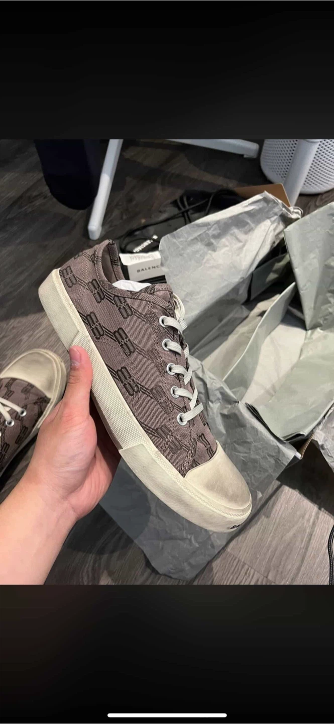 Balenciaga Paris Low Top Sneakers