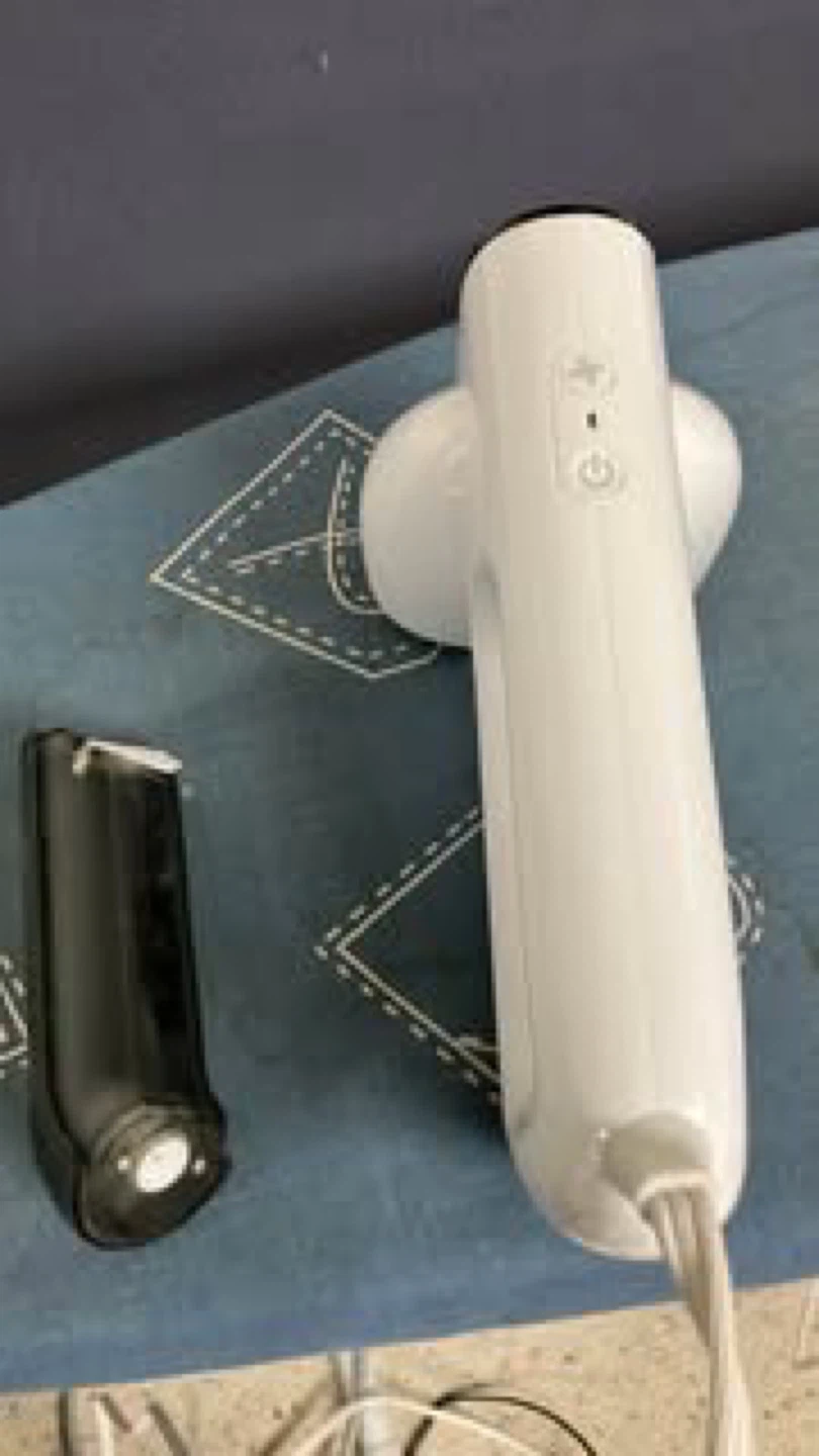 White and Black Handheld Fabric Steamer - photo 2