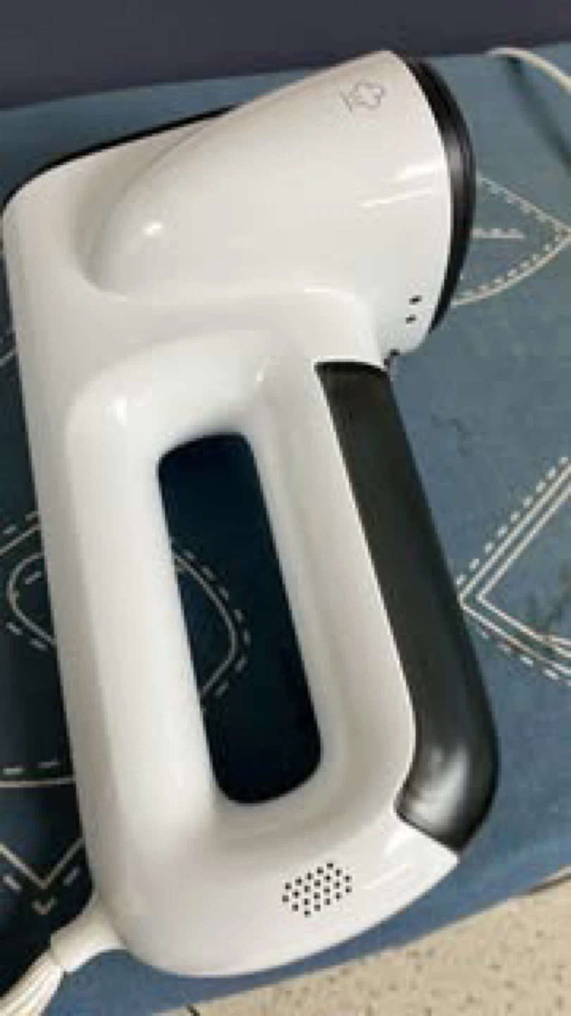 White and Black Handheld Fabric Steamer - photo 3