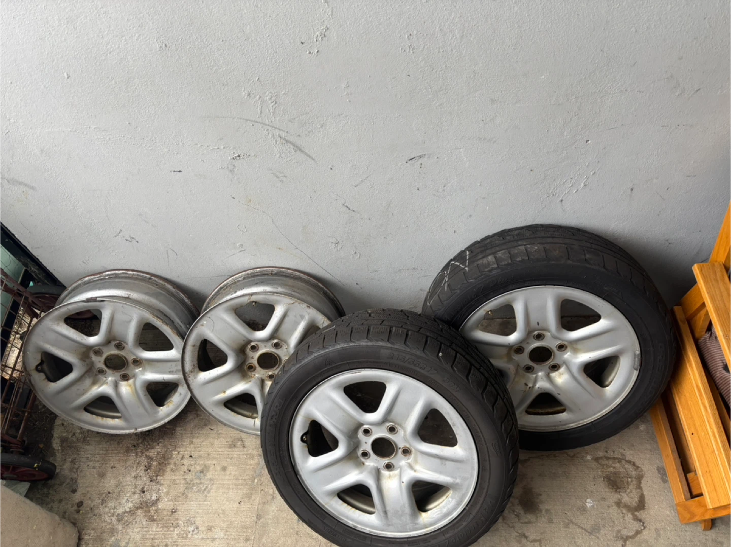 215/55R17 Tires and Rims Set