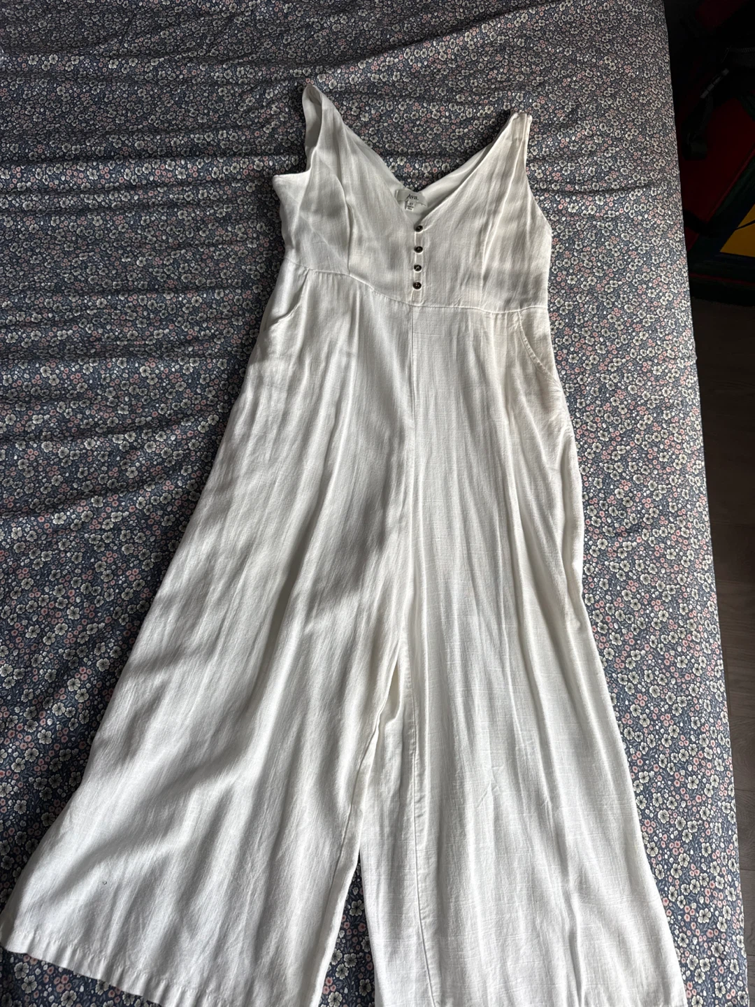 Ava. White Jumpsuit Size 10 Australia.