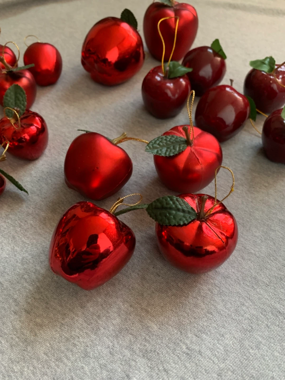 Set of 18 Red Apple Ornaments - photo 3