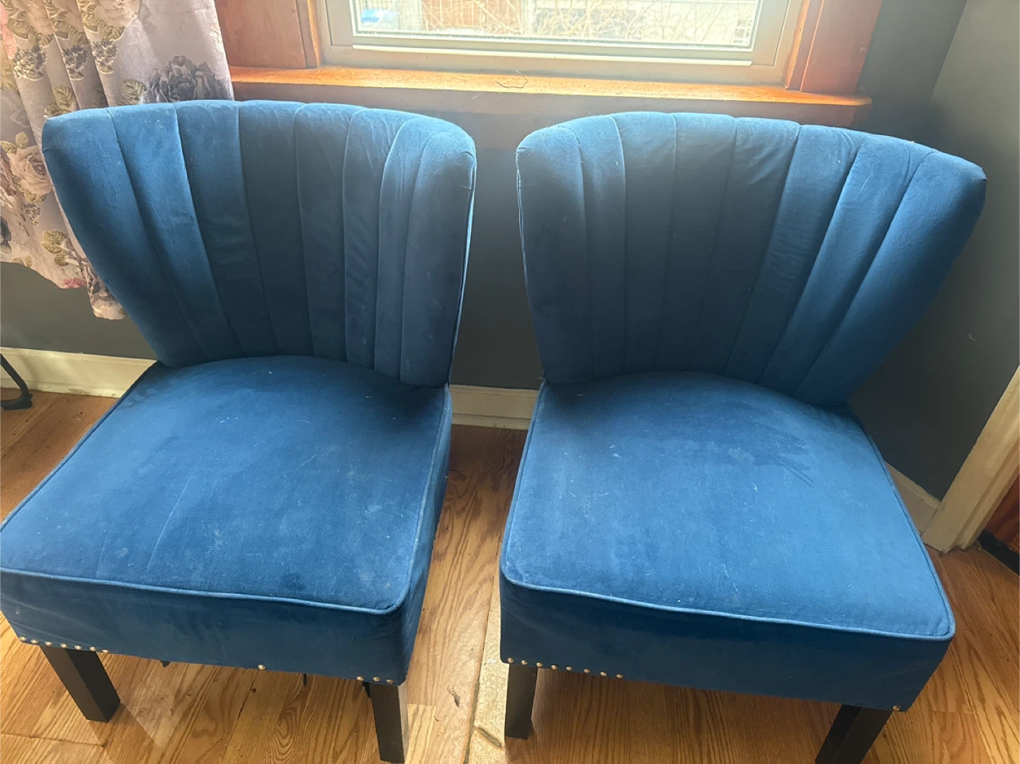 Set of 2 Blue Velvet Accent Chairs