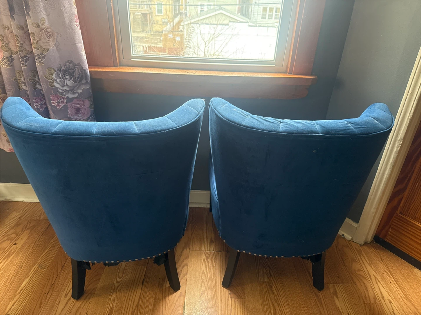 Set of 2 Blue Velvet Accent Chairs - photo 2