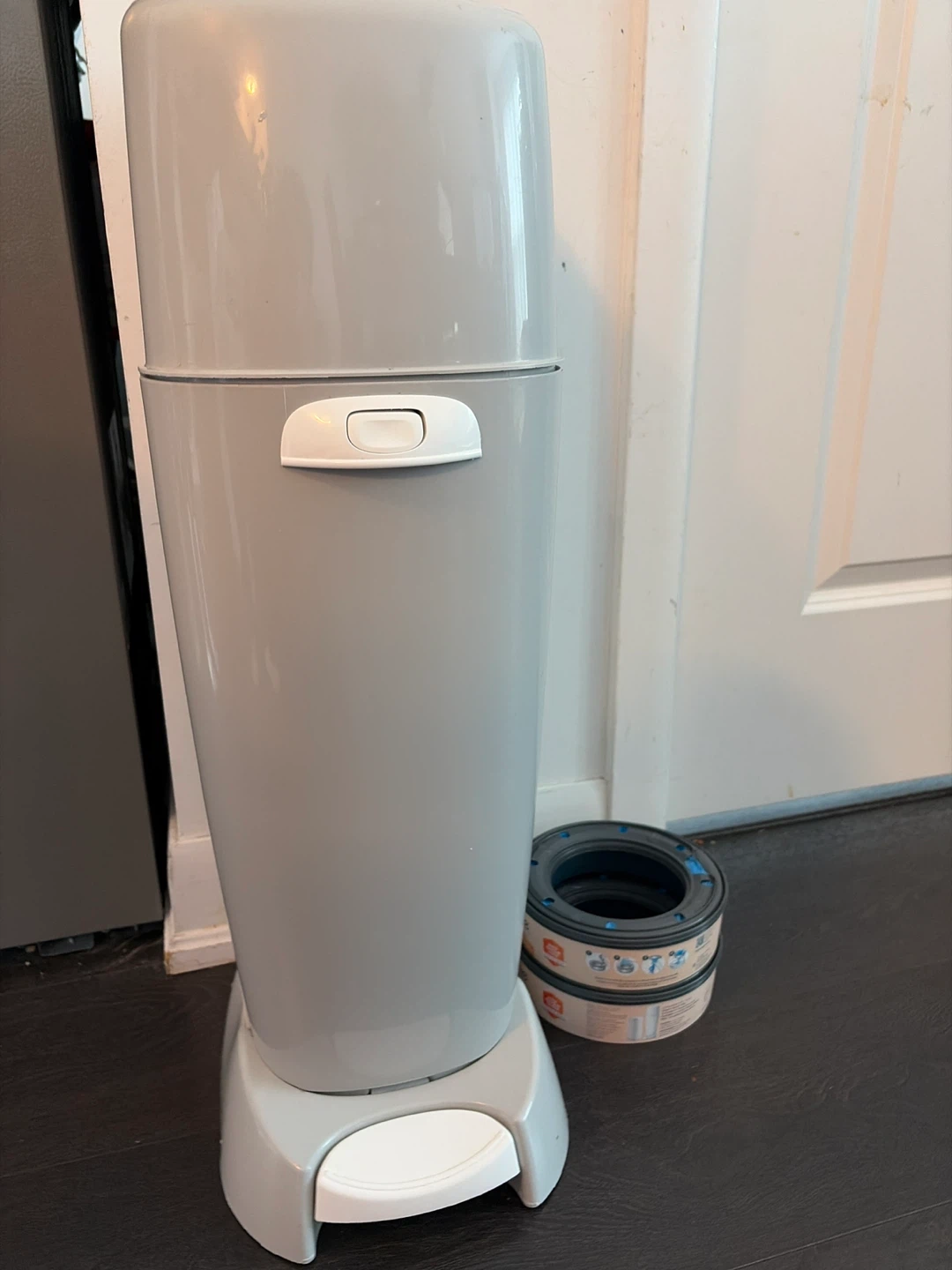 Playtex Diaper Genie Complete Diaper Pail with Refills