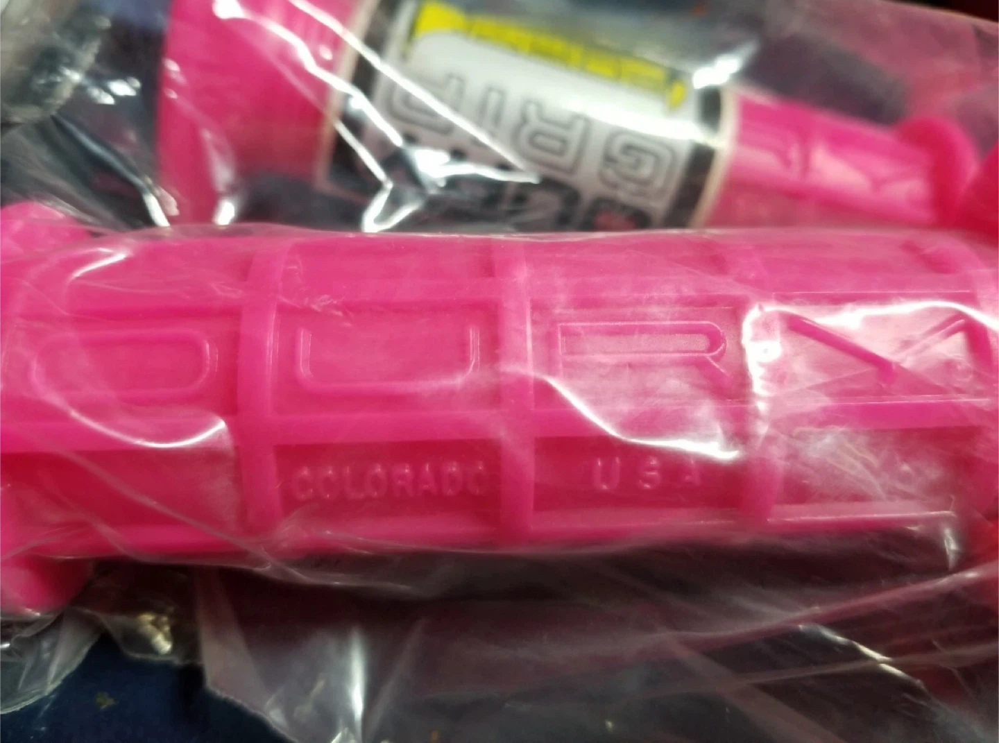 1980s Original old stock BMX hot pink Oury Grips - photo 4