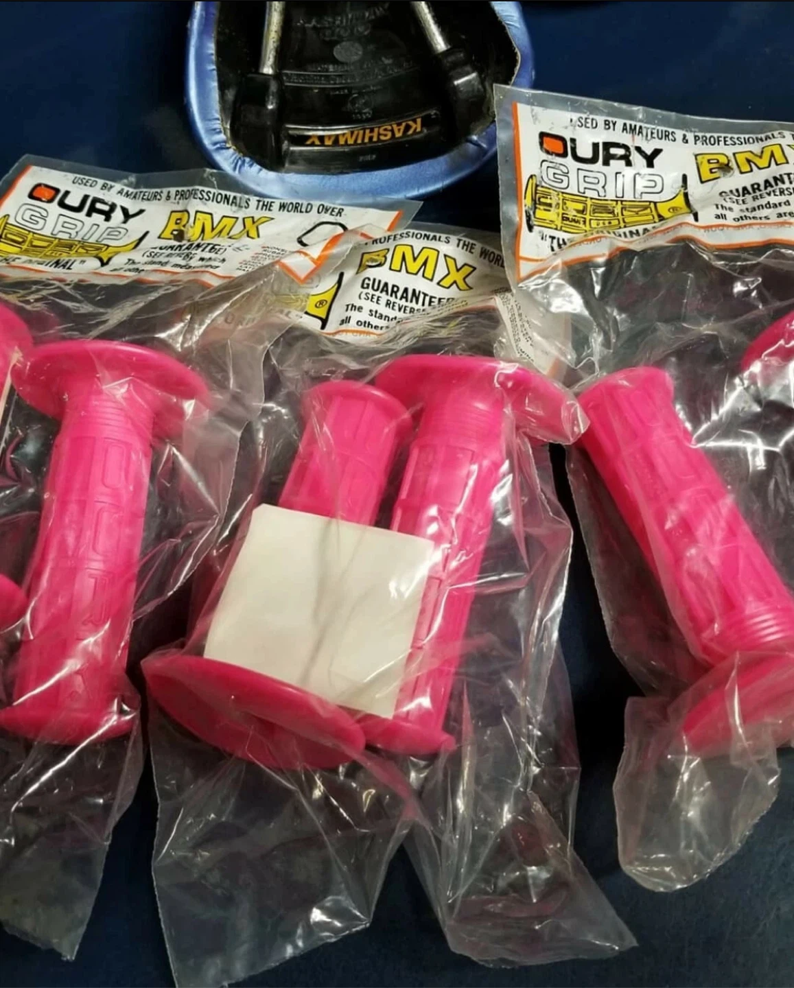 1980s Original old stock BMX hot pink Oury Grips - photo 2