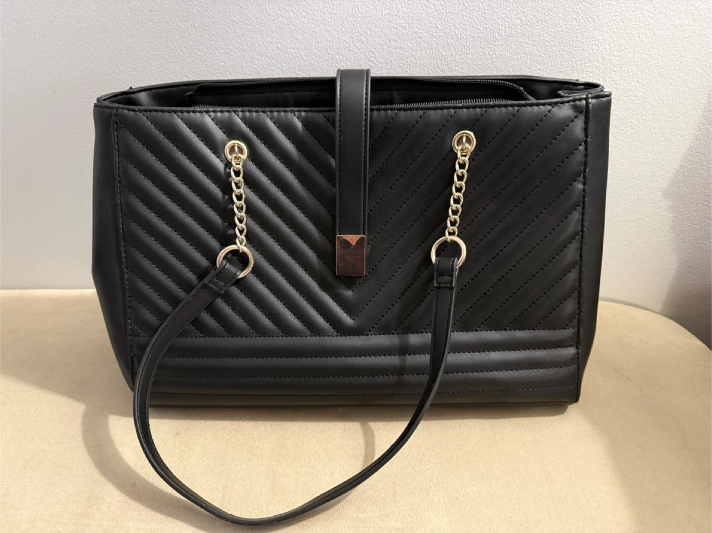 *New* Black Quilted purse
