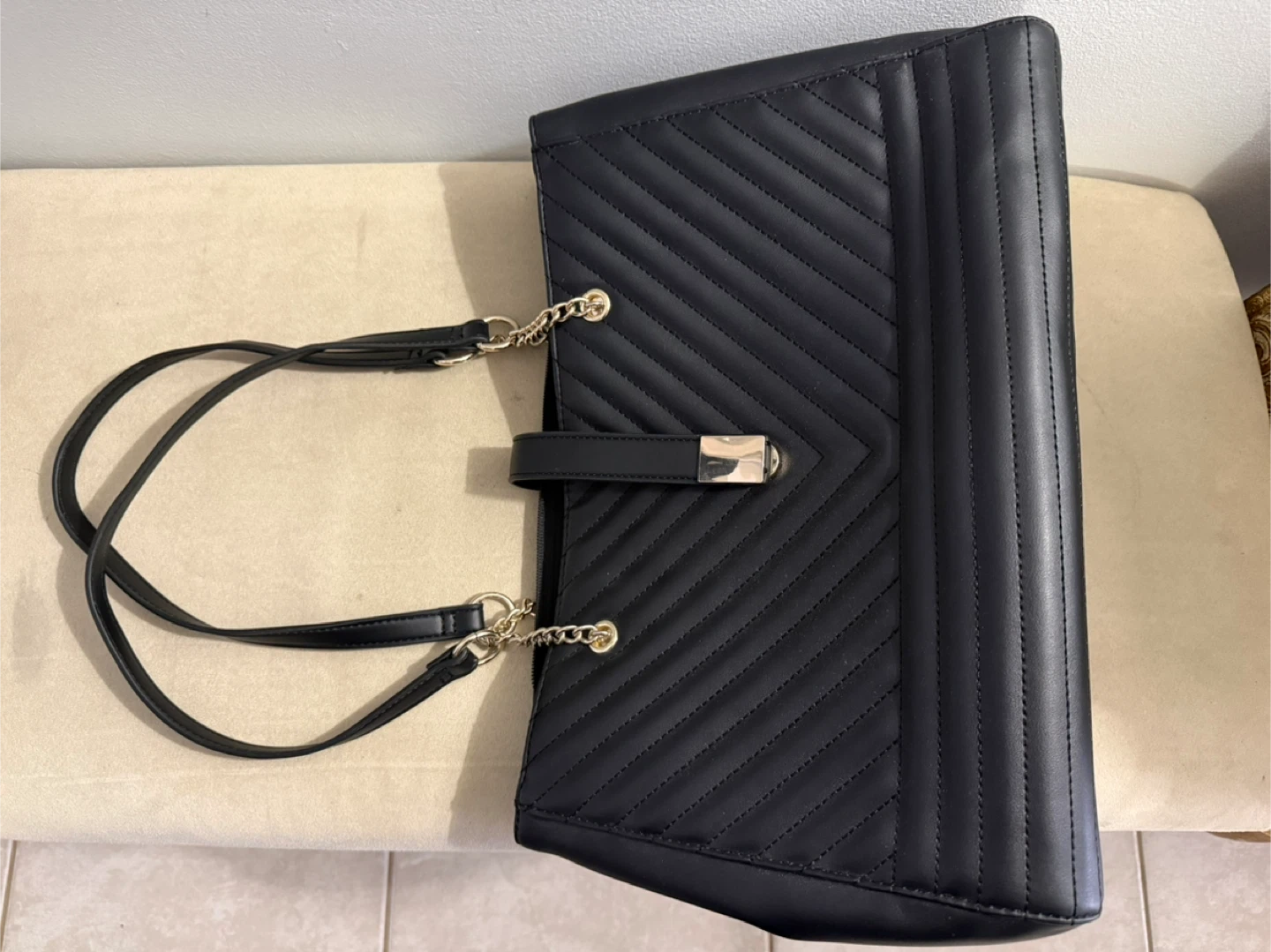 *New* Black Quilted purse - photo 4