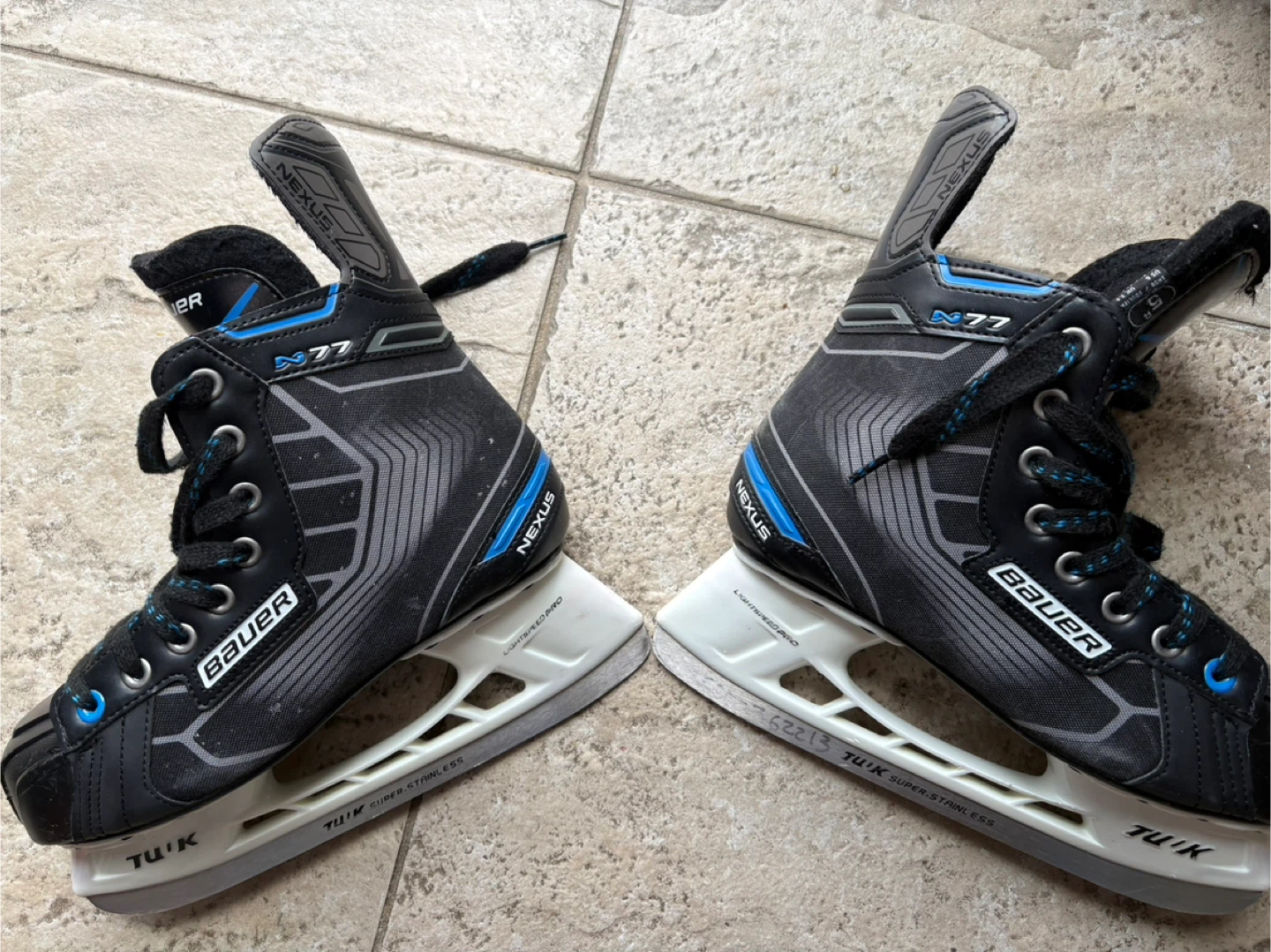 Bauer Nexus N77 Hockey Skates