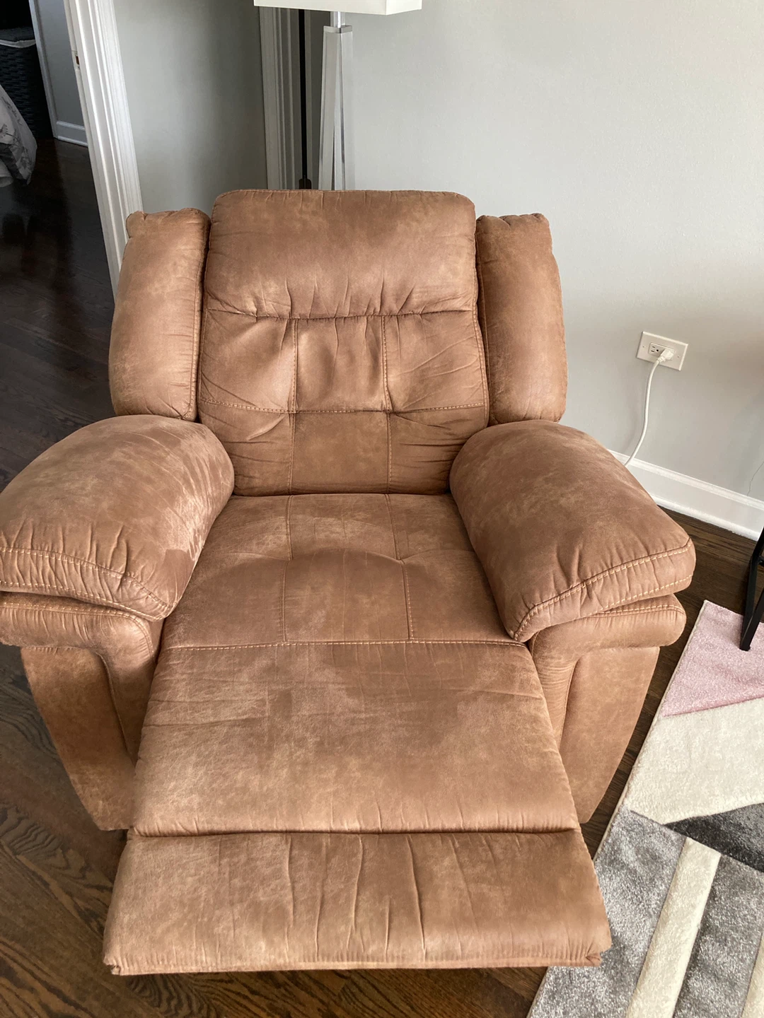 Free Living Room Items - photo 3
