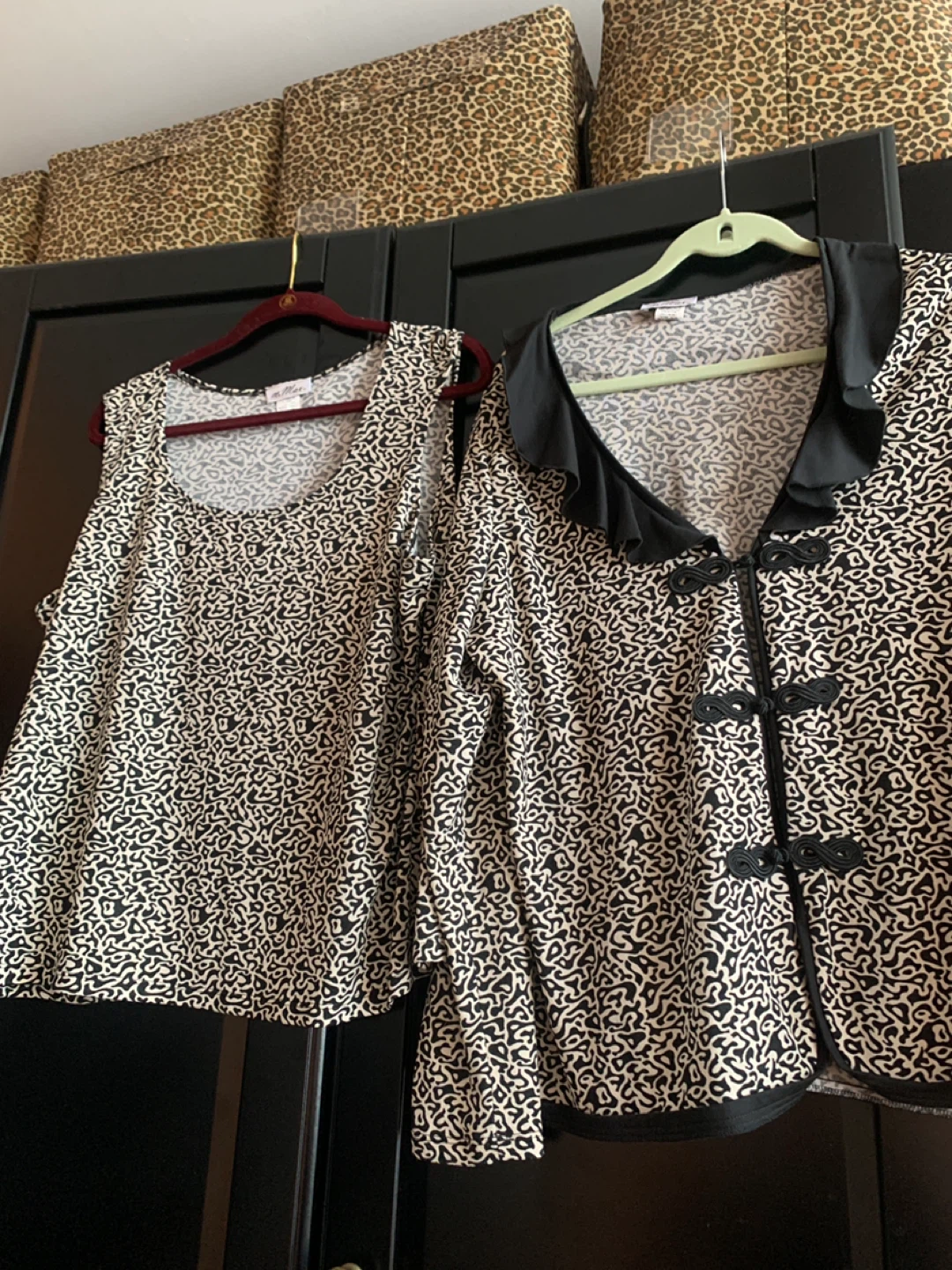 Mr. Max Two-Piece Outfit - Leopard Print