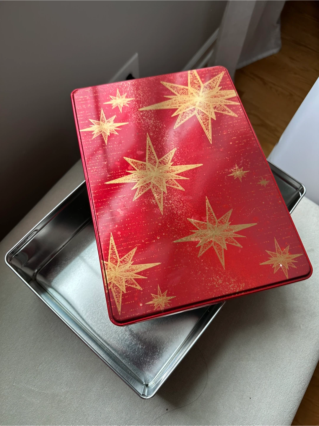 Red and Gold Star Decorative Tin - photo 2