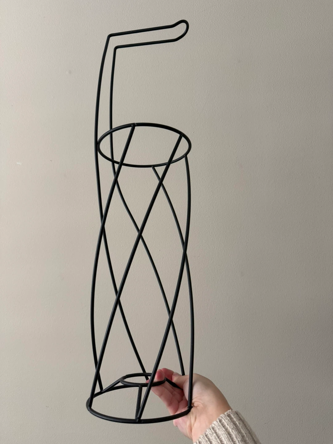 Black Metal Wire Toilet Paper Holder Stand