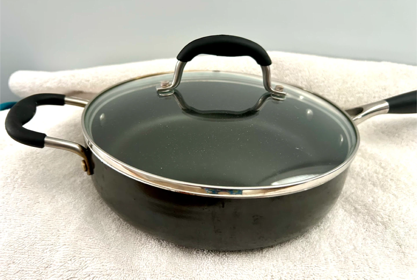 Lagostina 2 quarts 2.5”deep Cooking Pan with vented glass lid.