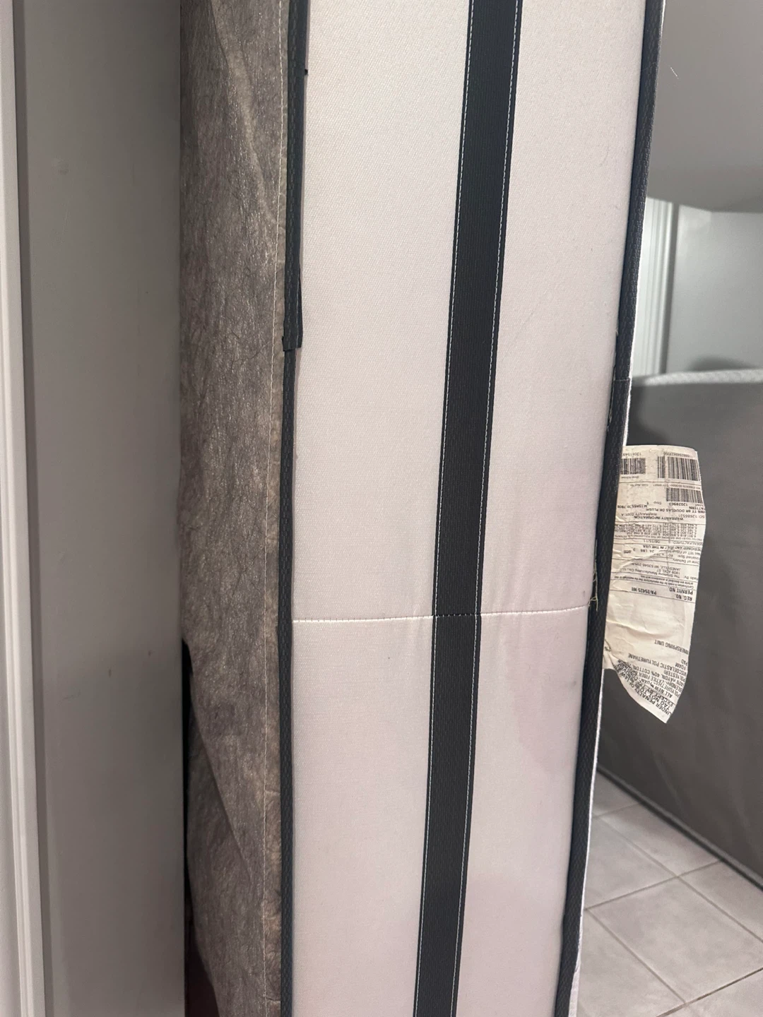 Used Queen Size Mattress - photo 3
