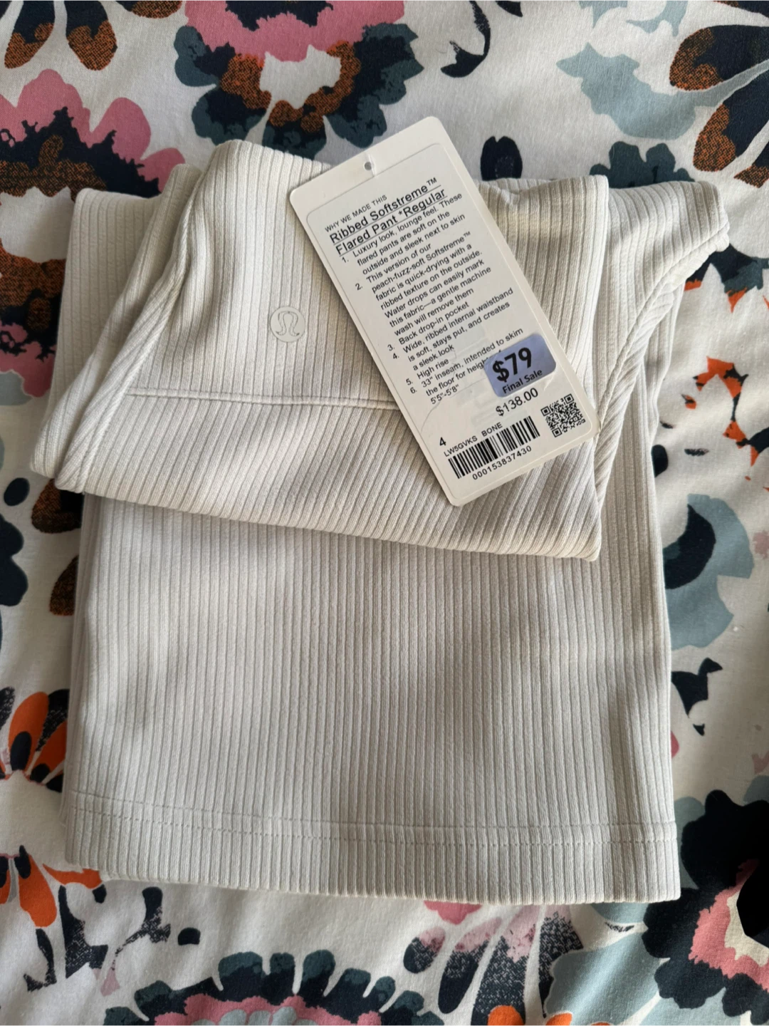 Lululemon Softstreme Flared Pant Regular, size 4