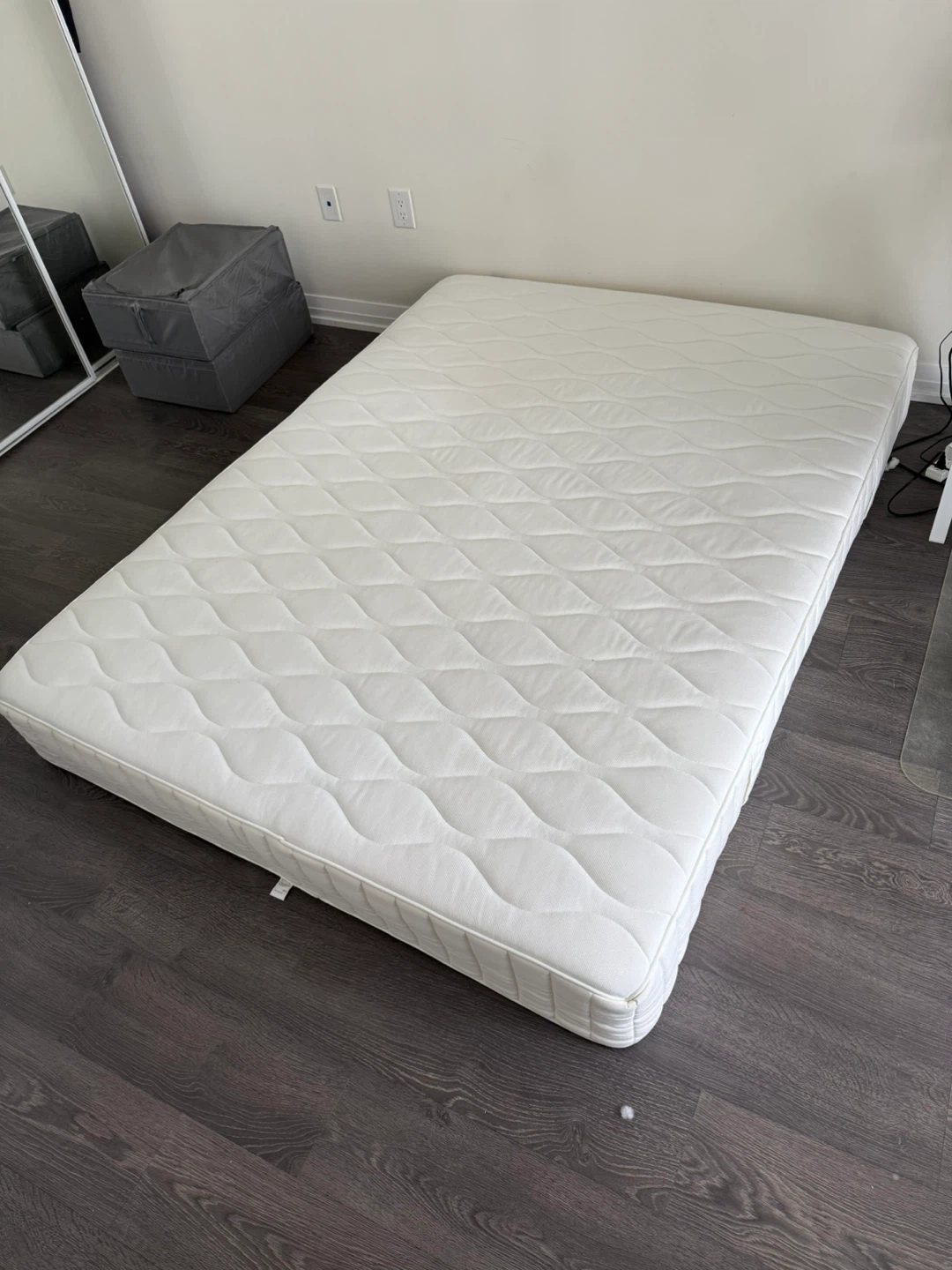 IKEA VÄGSTRANDA Queen Hybrid Mattress - Medium Firm White