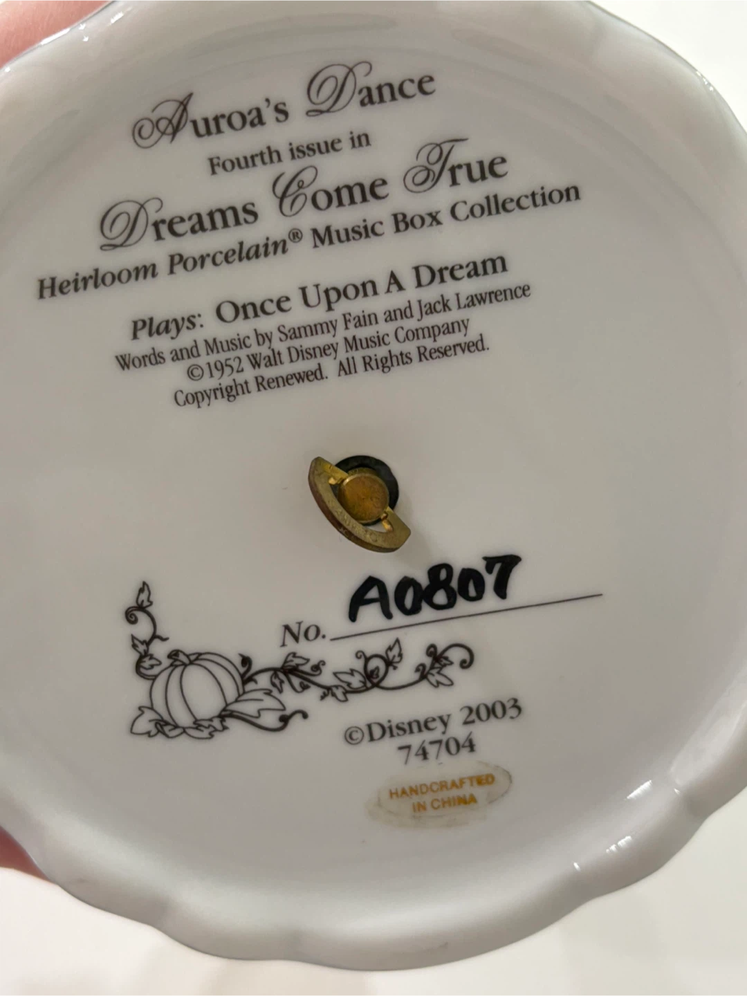 Disney "Dreams Come True" Aurora Music Box - photo 4