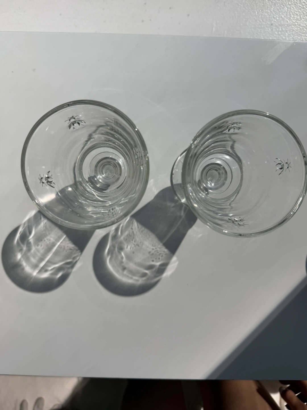 Set of 2 Clear Glass Bee Goblets - photo 3