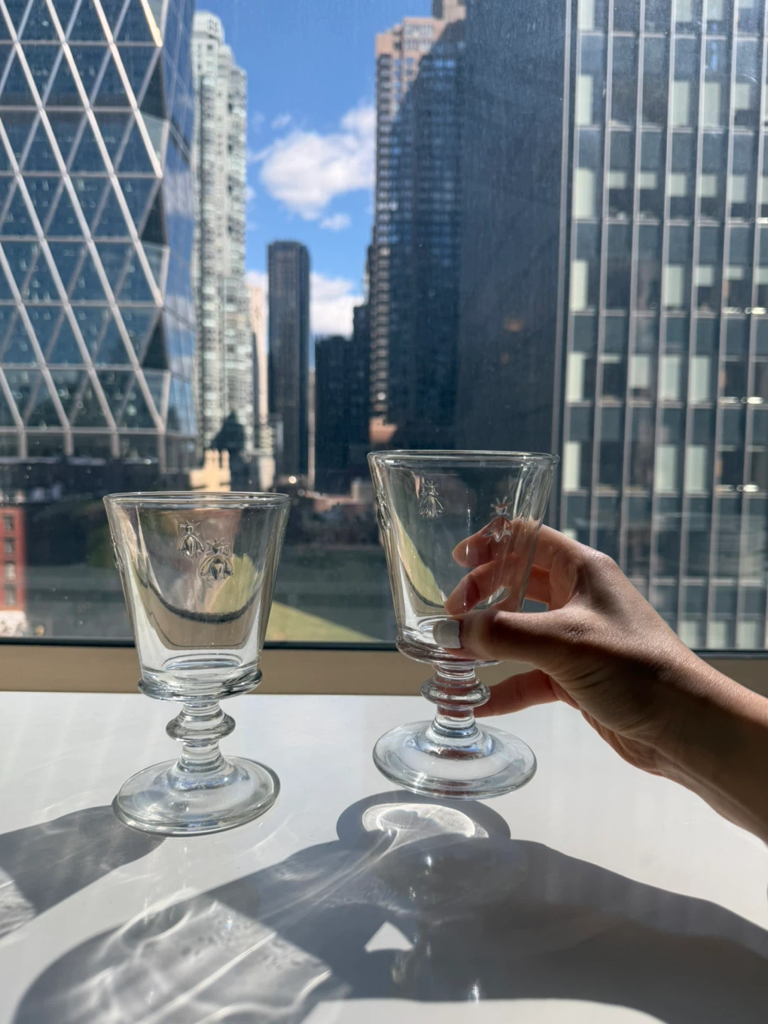 Set of 2 Clear Glass Bee Goblets - photo 2