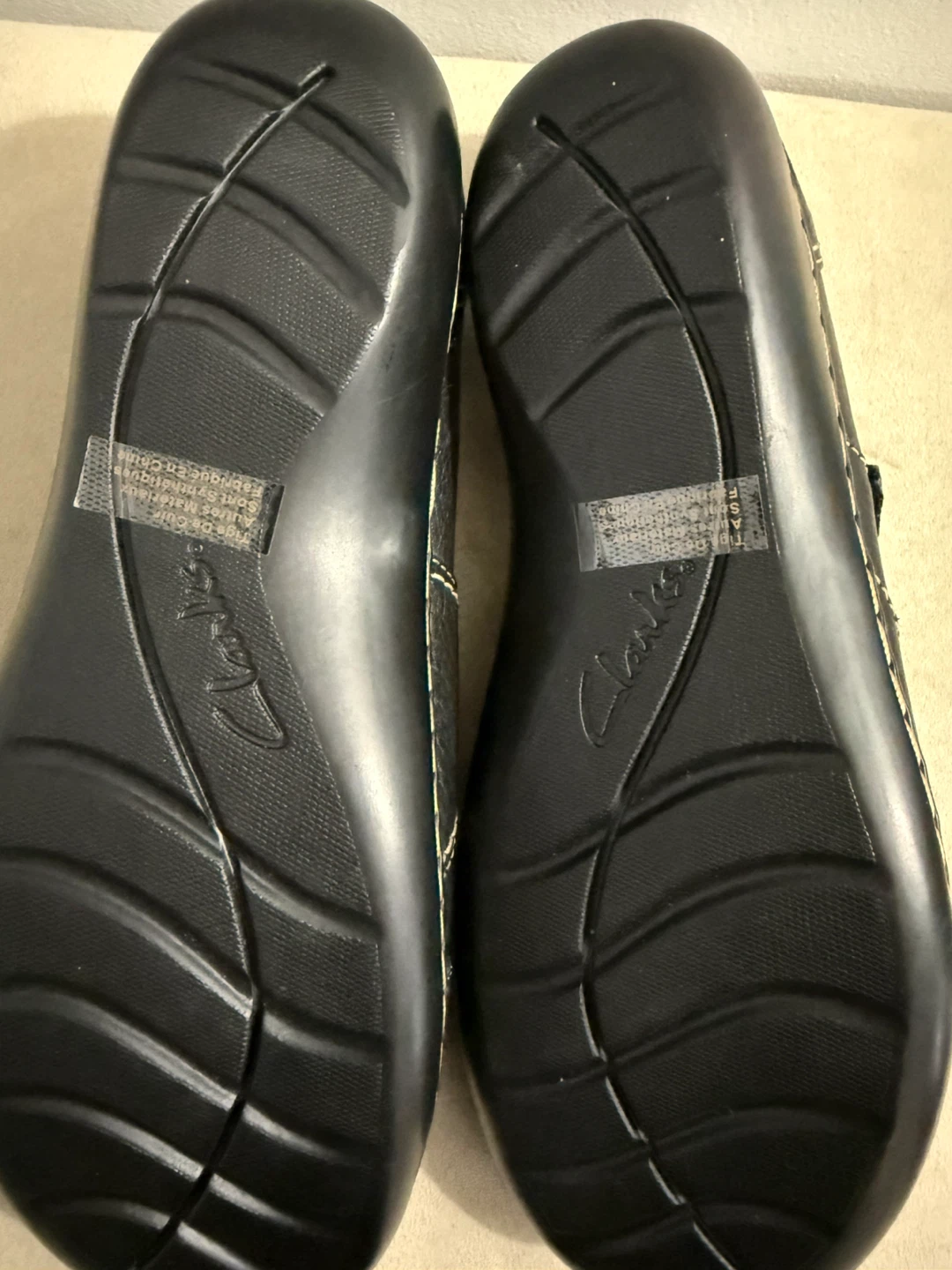 *Brand New* women’s Clarks Black Leather Mary Jane Shoes 9 W - photo 3
