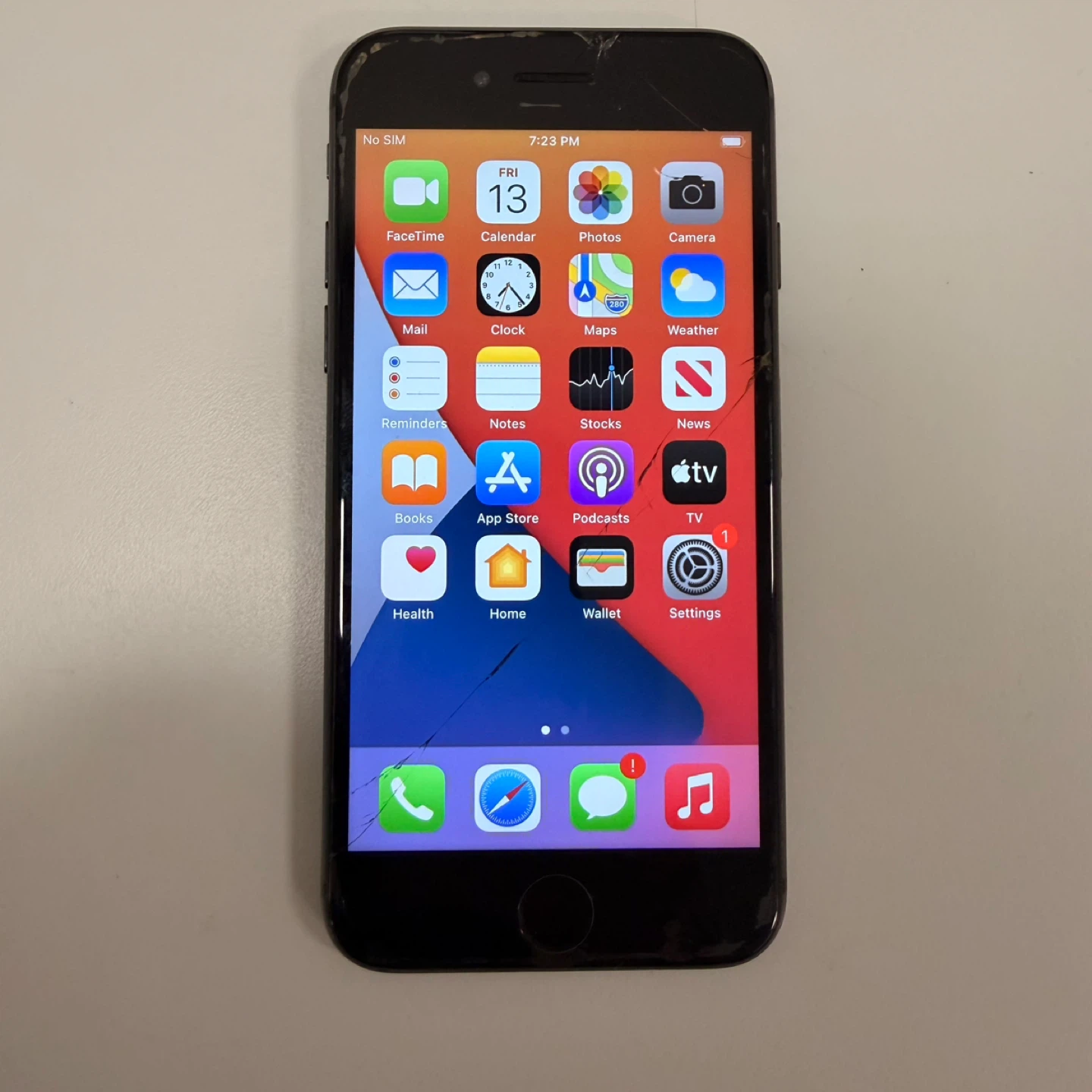 Apple iPhone 8 64GB Unlocked 86% Battery Health Screen Cracked