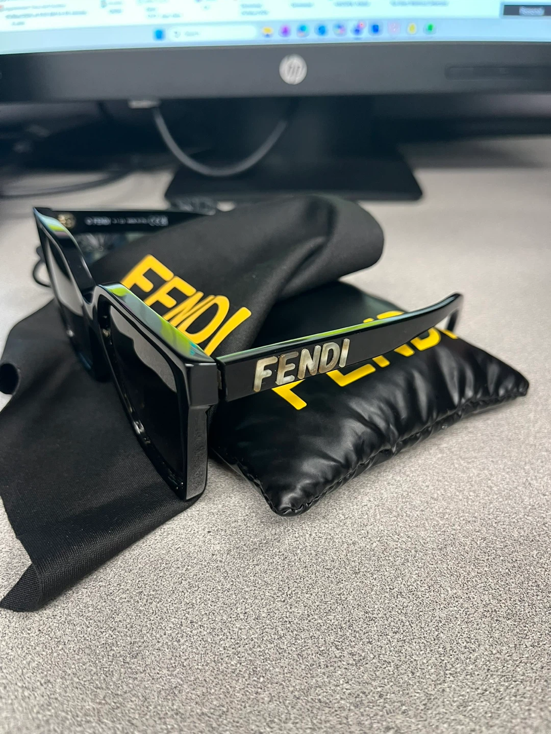 FENDI sunglasses. - photo 3