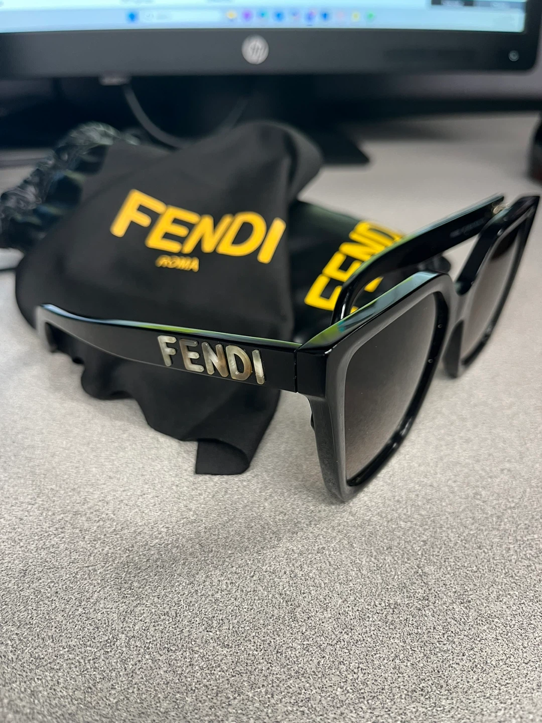 FENDI sunglasses. - photo 2