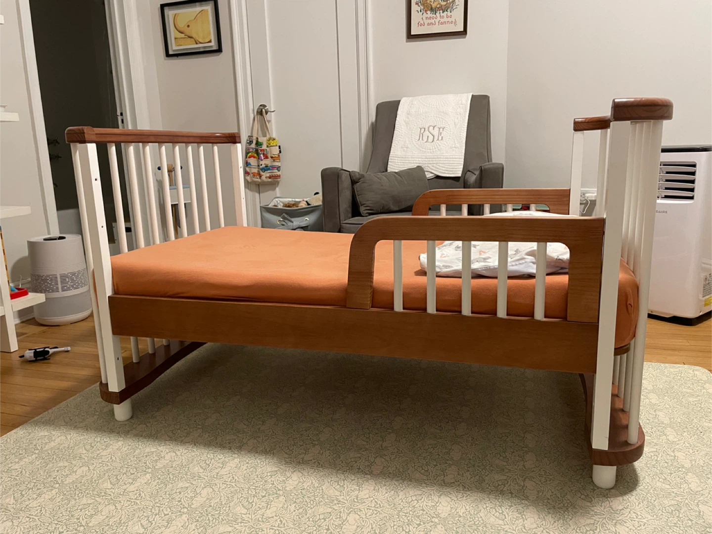 Nestig Cloud Crib & Toddler Bed with mobile arm - photo 2