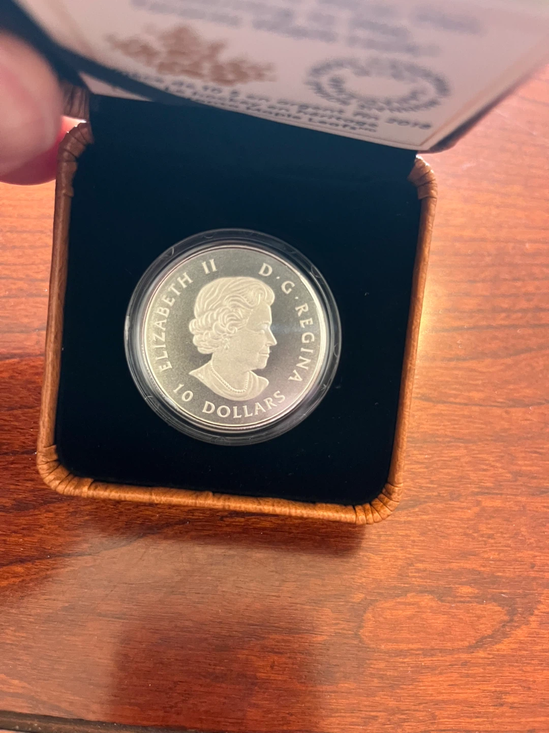 2018 $10 Learning to Play Toronto Maple Leafs Pure Silver Coin - photo 3