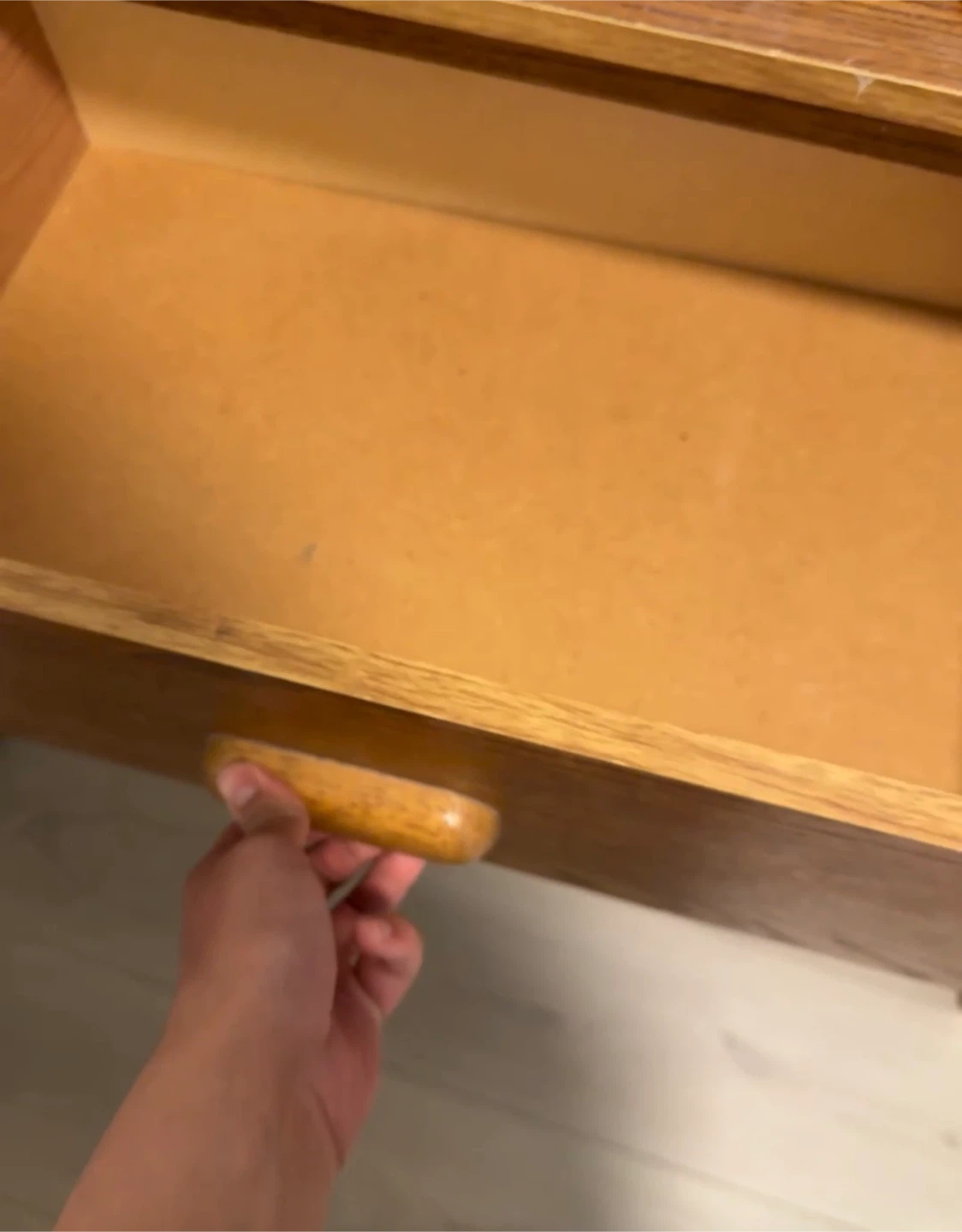 Solid wood four drawer dresser - photo 2