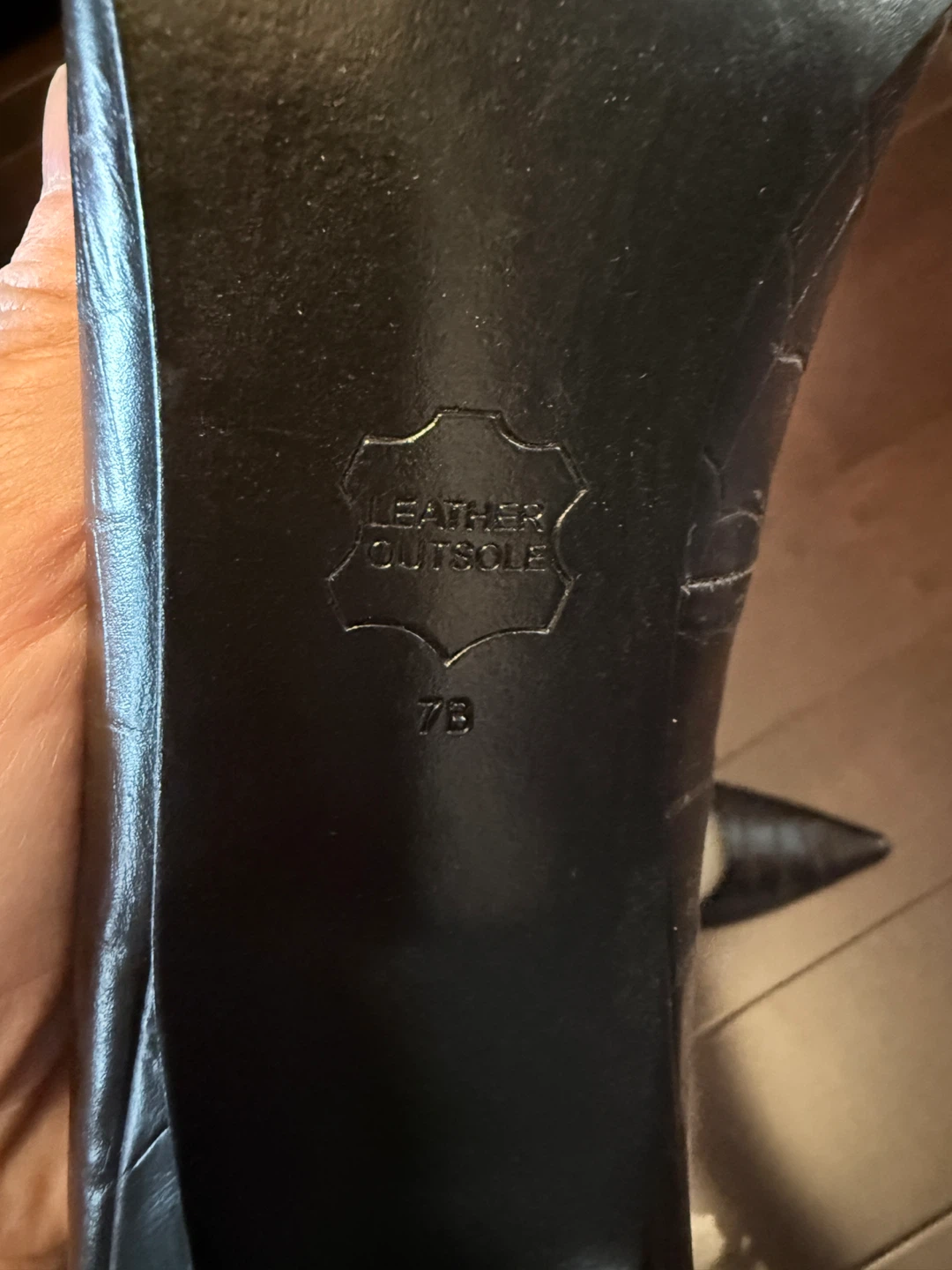 Town Shoes Black Croc Embossed Heels Size 7B - photo 4