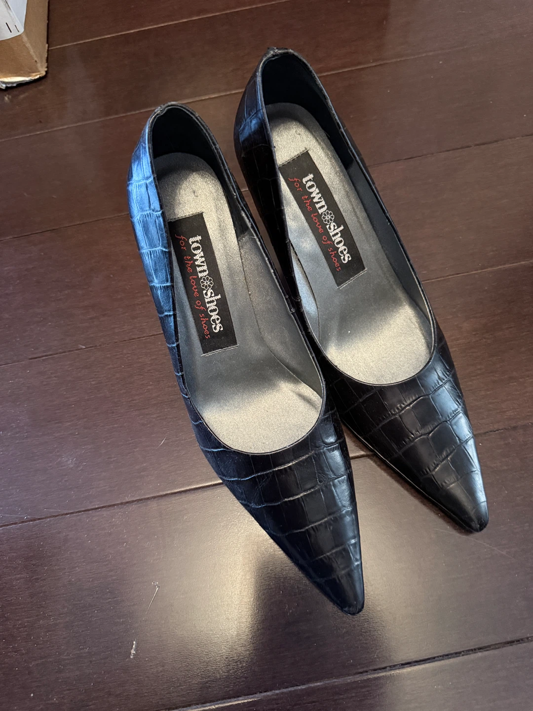 Town Shoes Black Croc Embossed Heels Size 7B - photo 3