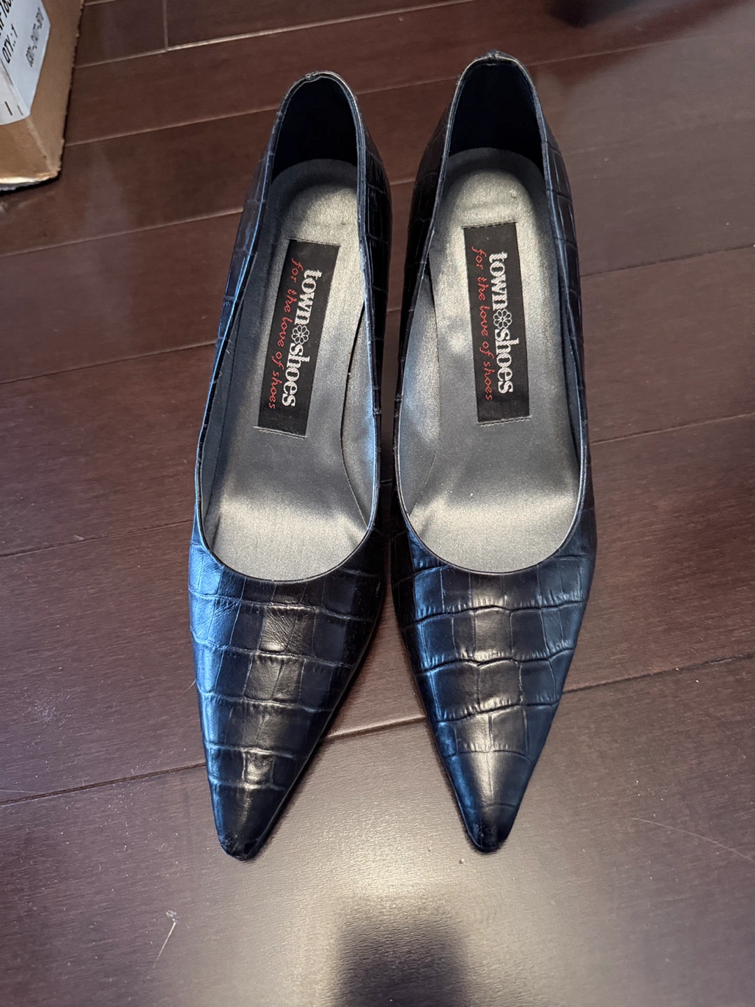 Town Shoes Black Croc Embossed Heels Size 7B