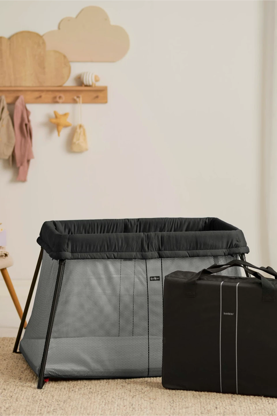 BabyBjorn Travel Crib Light