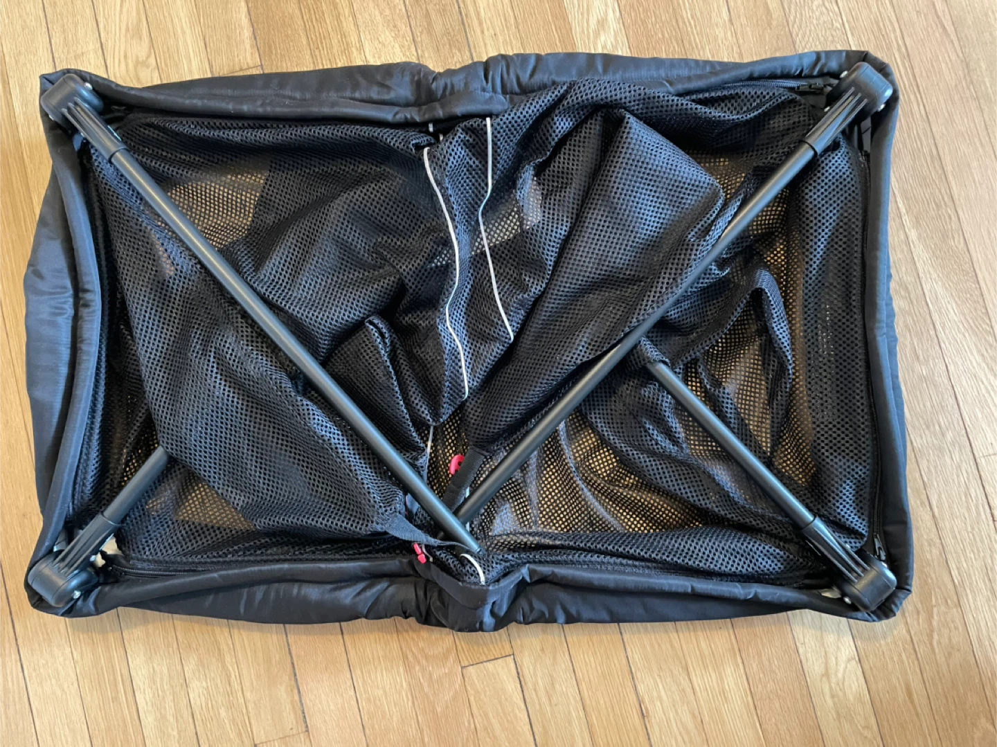 BabyBjorn Travel Crib Light - photo 3