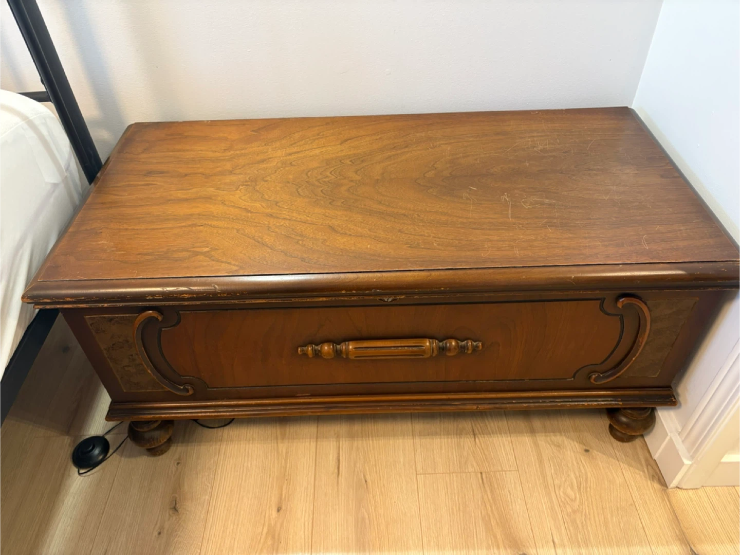 Antique Cedar Chest Storage Trunk - photo 3