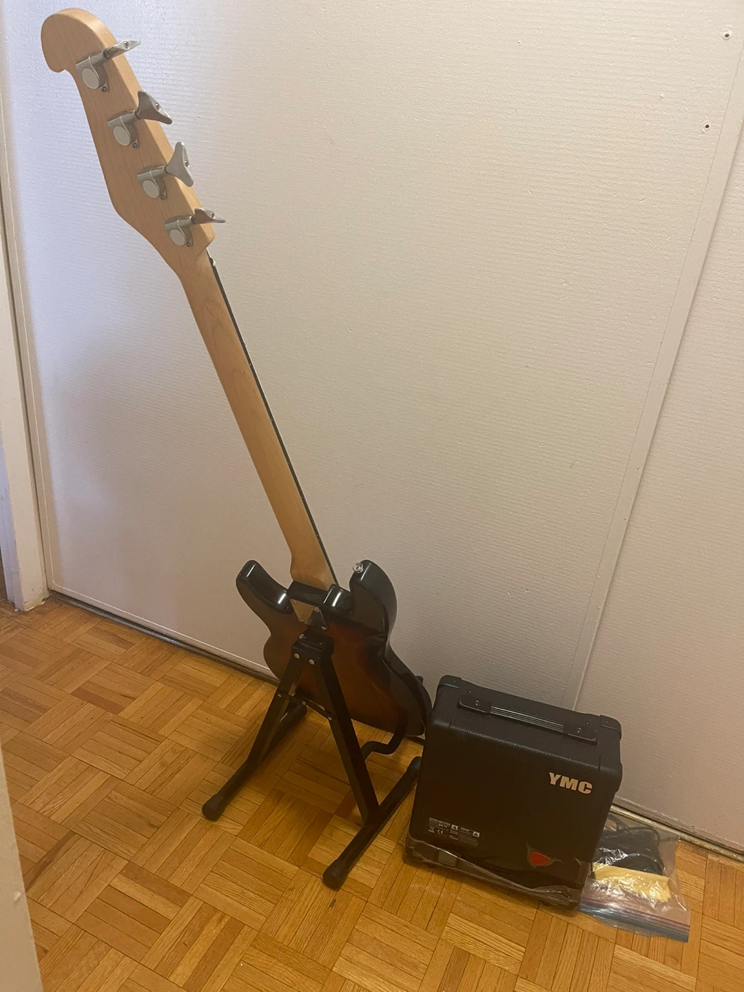 YMC Bass Guitar Starter Pack with Amp - photo 2