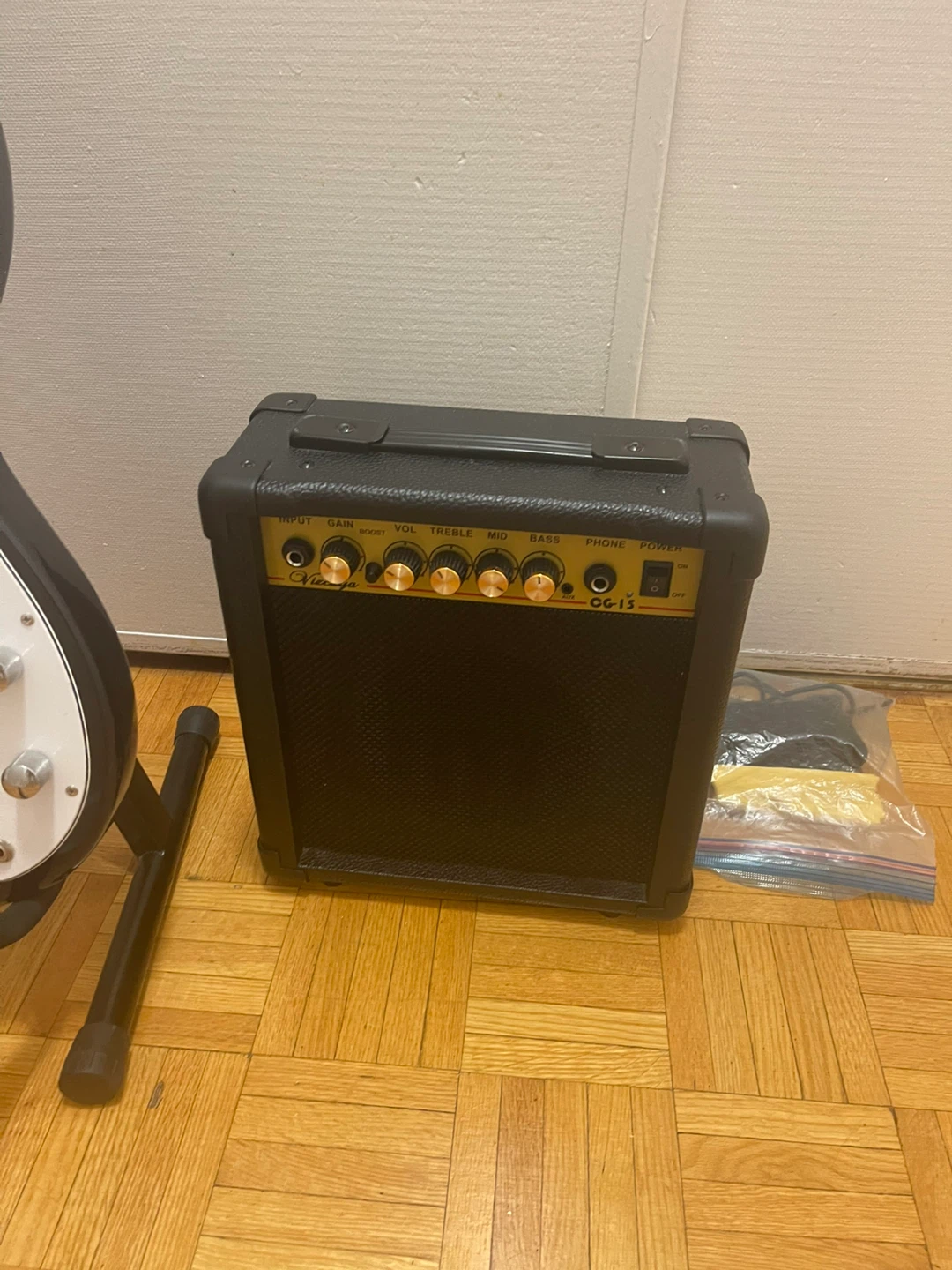 YMC Bass Guitar Starter Pack with Amp - photo 3
