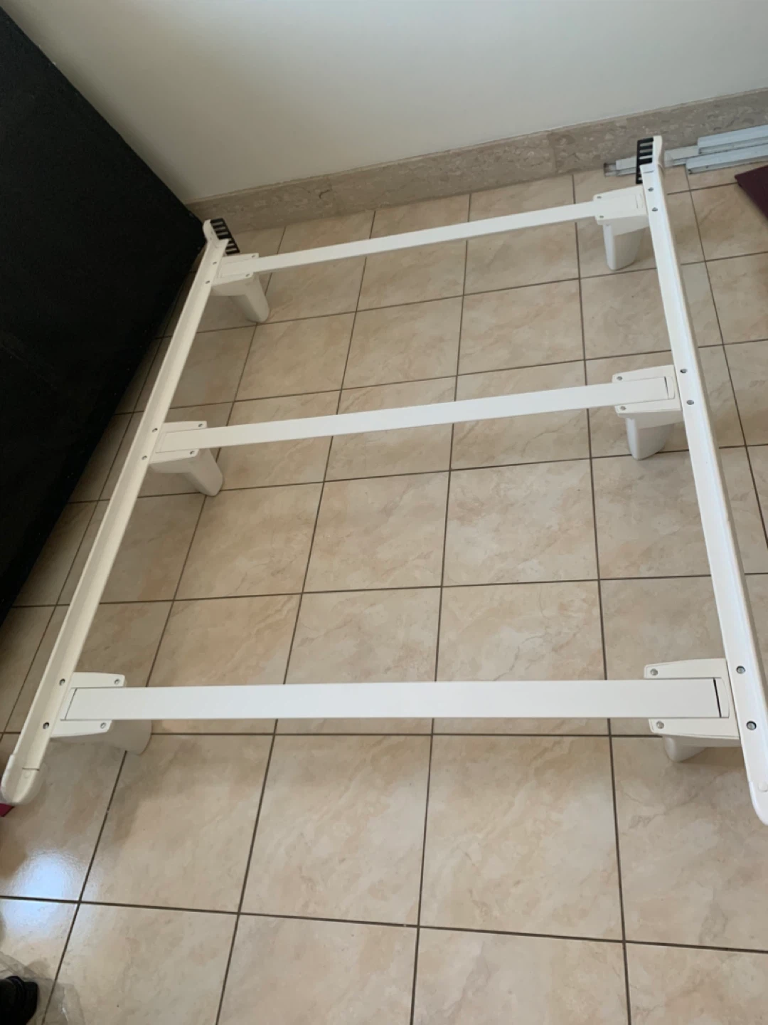 Knickerbocker White emBrace Bedframe