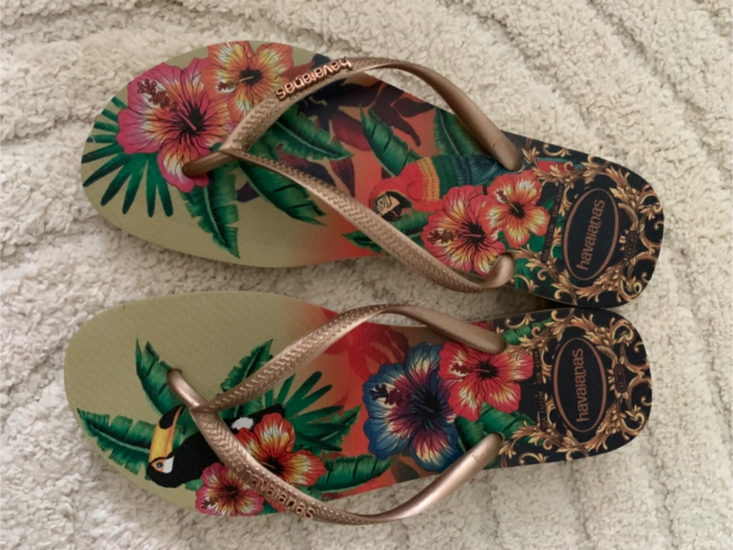 Havaianas Flip Flops - Tropical Print