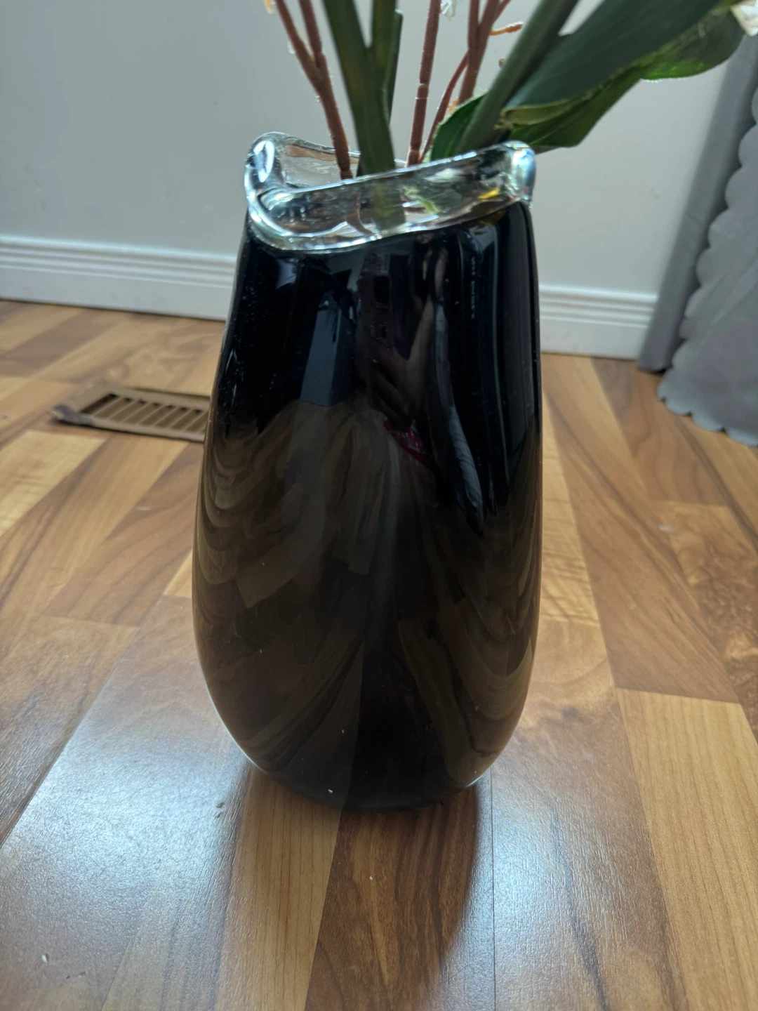 Black Glass Vase with Artificial Flowers - photo 3