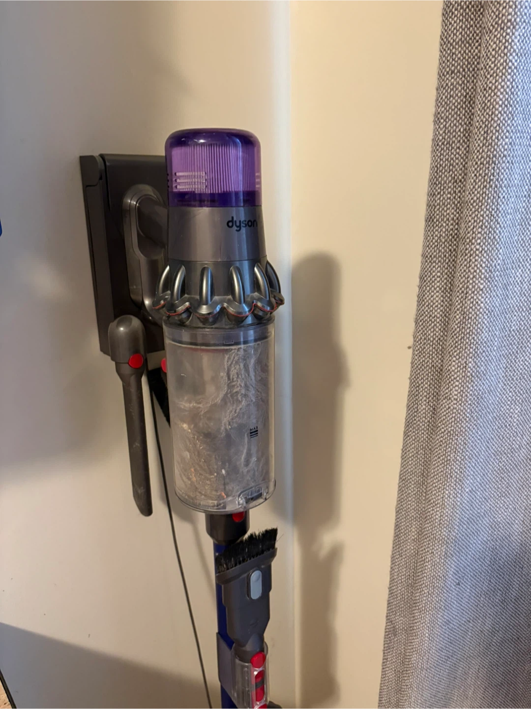Dyson v11 Cordless Vacuum Cleaner - photo 2
