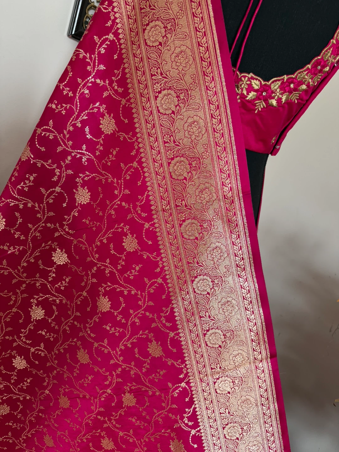 Hot Pink Silk Saree with Gold Embroidery - photo 5