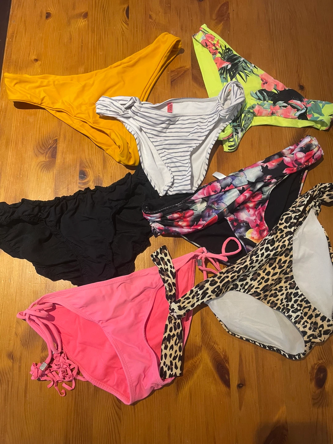 Assorted Women's Swimwear Bundle - photo 3
