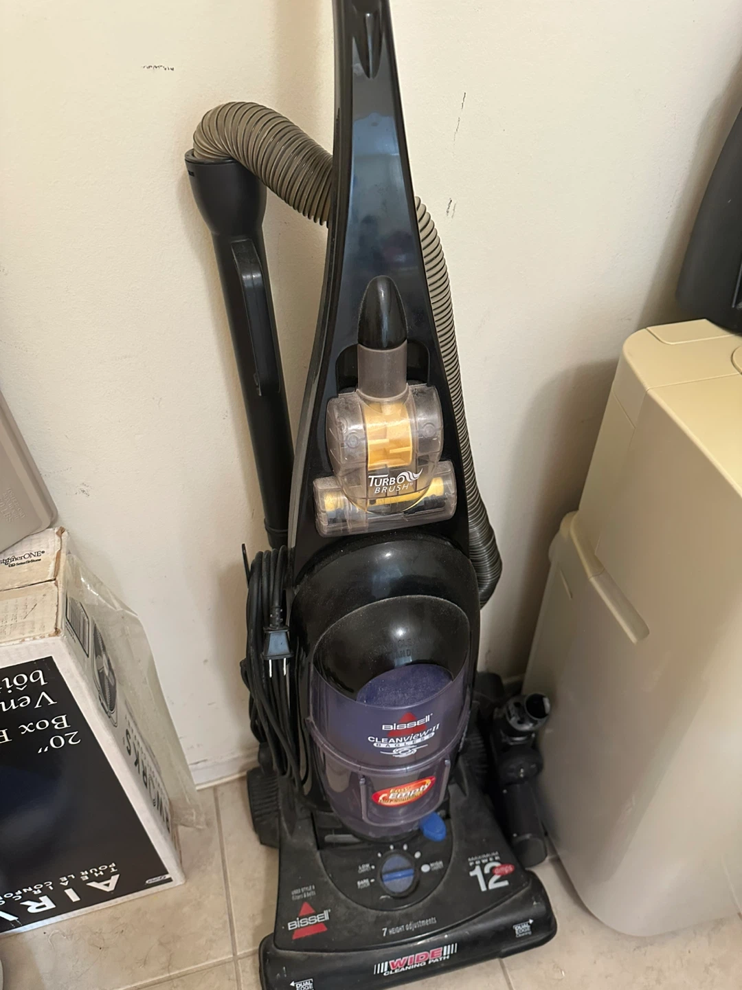 Bissell CleanView II Bagless Vacuum Cleaner - photo 2