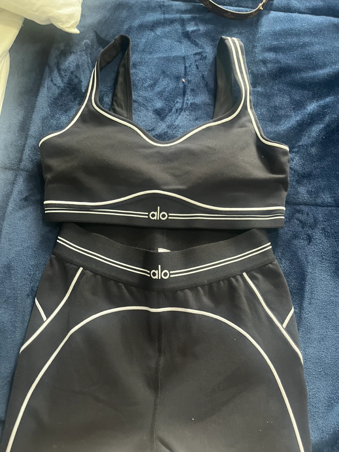 Alo Yoga Heart Throb Set