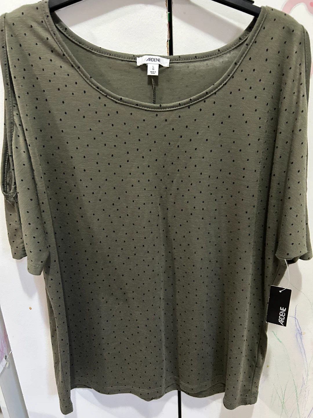 Ardene Women's Green Polka Dot Cold Shoulder Top - photo 2