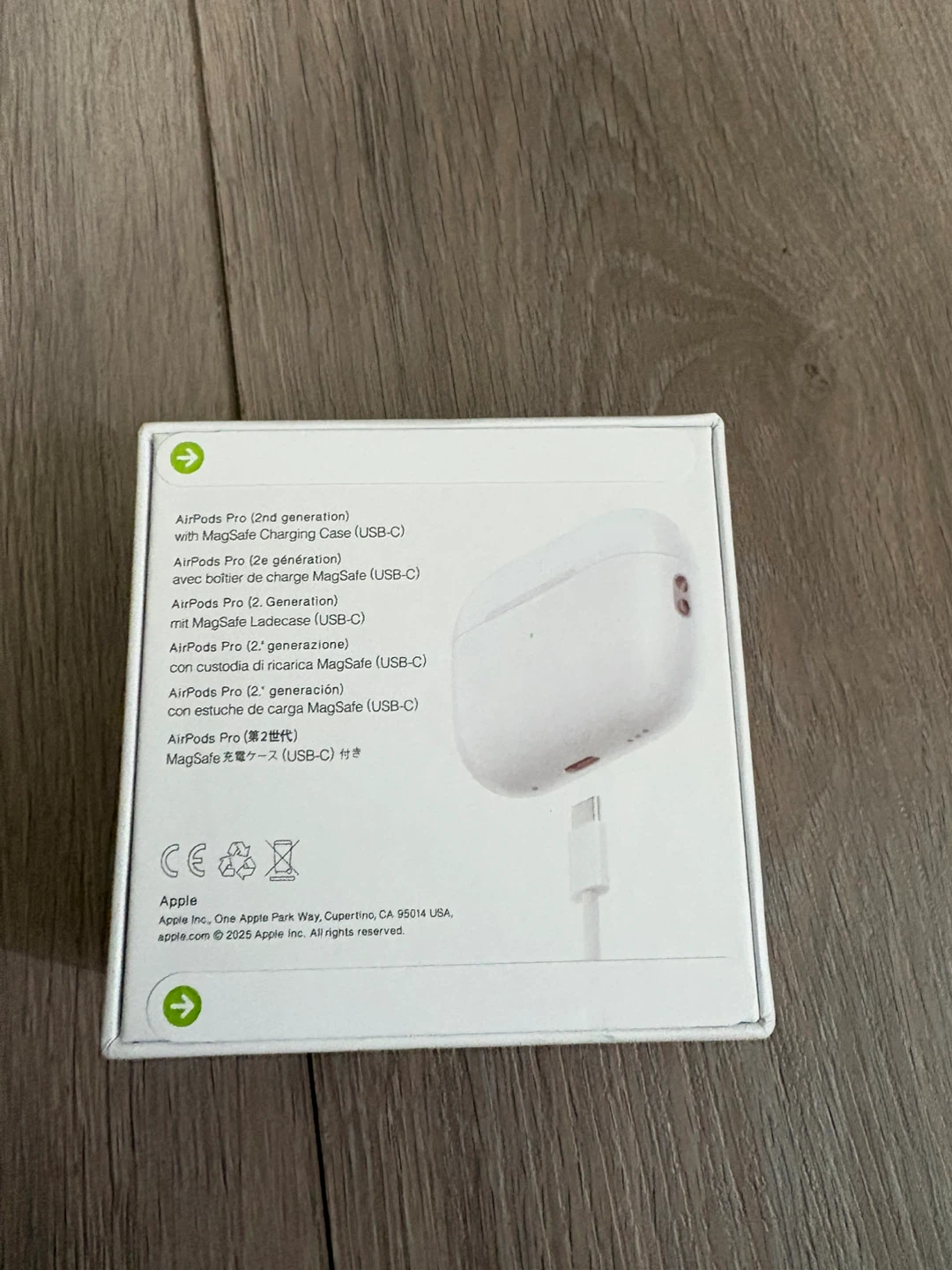 Apple AirPods Pro (2nd generation) with MagSafe Charging Case - photo 3